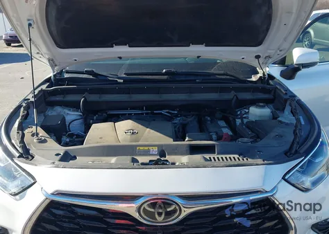 2022 Toyota Highlander Platinum z USA, uszkodzony, nr VIN 5TDFZRAH3NS090659